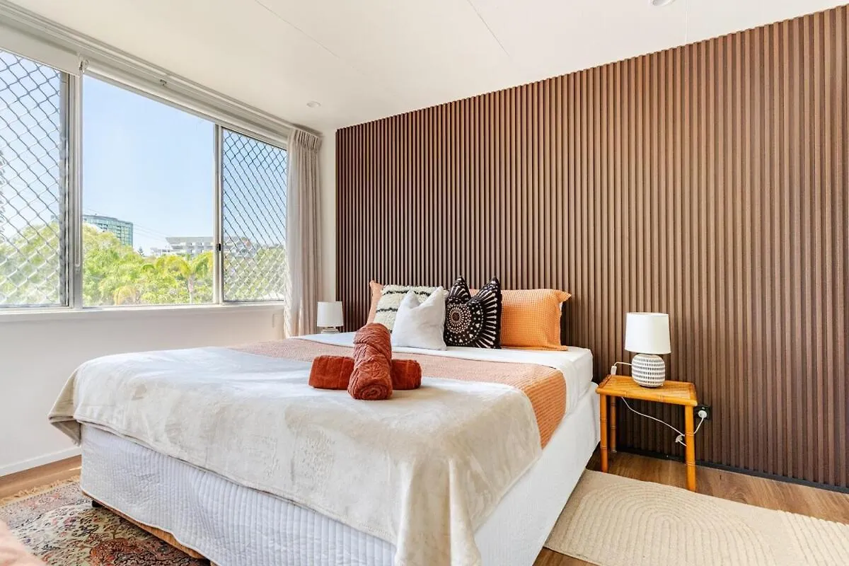 Mid Century Pad 1Bed 1Bath 1Car 10 Mins To Cbd Apartment Brisbane