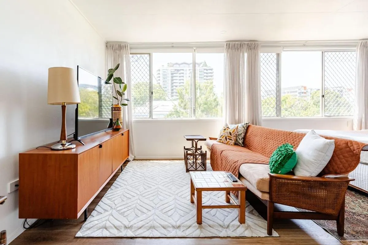 Mid Century Pad 1Bed 1Bath 1Car 10 Mins To Cbd Apartment Brisbane