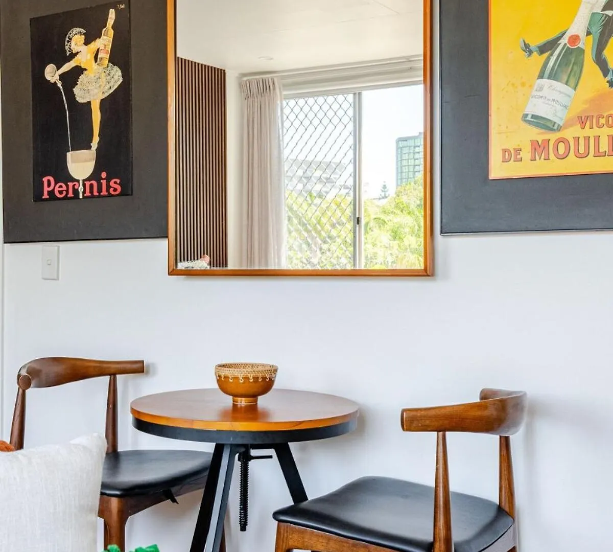 Mid Century Pad 1Bed 1Bath 1Car 10 Mins To Cbd Apartment Brisbane