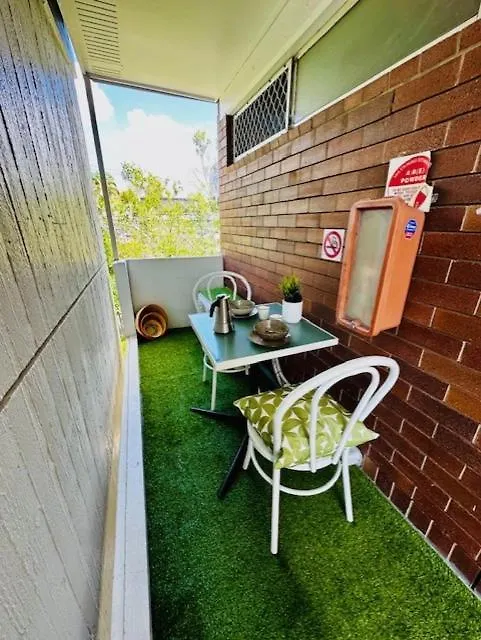 Mid Century Pad 1Bed 1Bath 1Car 10 Mins To Cbd Apartment Brisbane